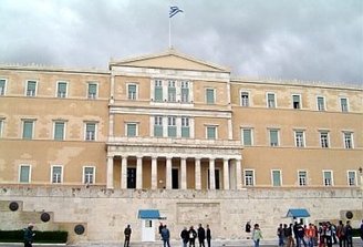 Panayotis Pikrammenos asumi&oacute; interinamente en Grecia