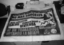 imagen del contenido Afiche obrero: 'Ni un trabajador votando la baja!!!'