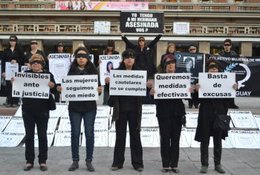 imagen del contenido Mujeres de Negro marchan contra la violencia doméstica