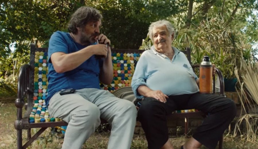 imagen de Mujica a Kusturica “Es la cosa más linda entrar a un banco con una 45 así… Todo el mundo te respeta”