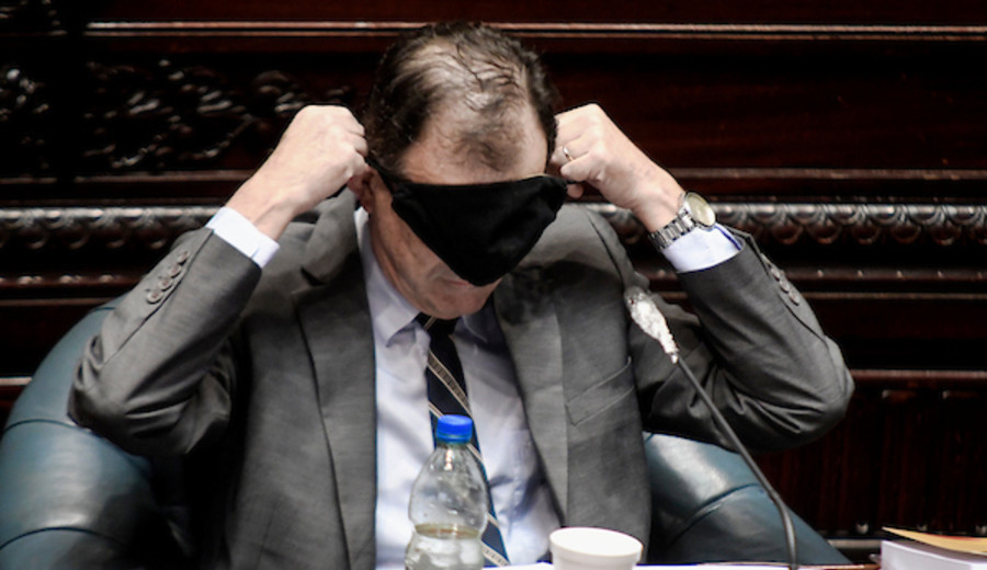 imagen de Manini “citó a Voltaire” para criticar cierre de la cuenta de Trump en Twitter