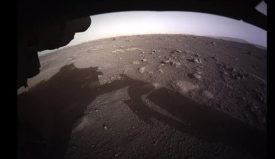imagen de El rover Perseverance envió sus primeras fotos en color de Marte