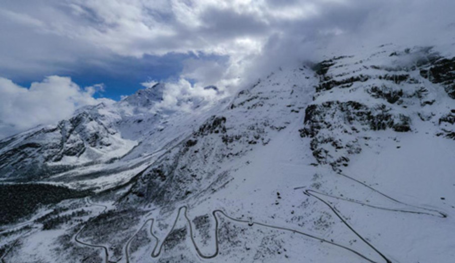 imagen de Se terminó la carretera que atraviesa el cañón más profundo del mundo en Tíbet