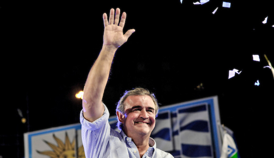 imagen de Todo el sistema político despidió al ministro Jorge Larrañaga