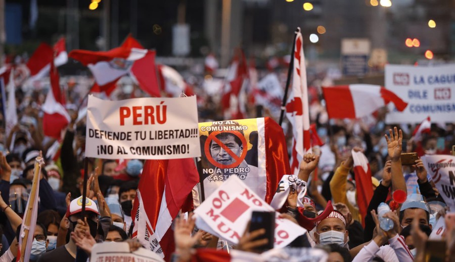 imagen de "No al comunismo": En Perú miles se movilizan a favor de Keiko Fujimori