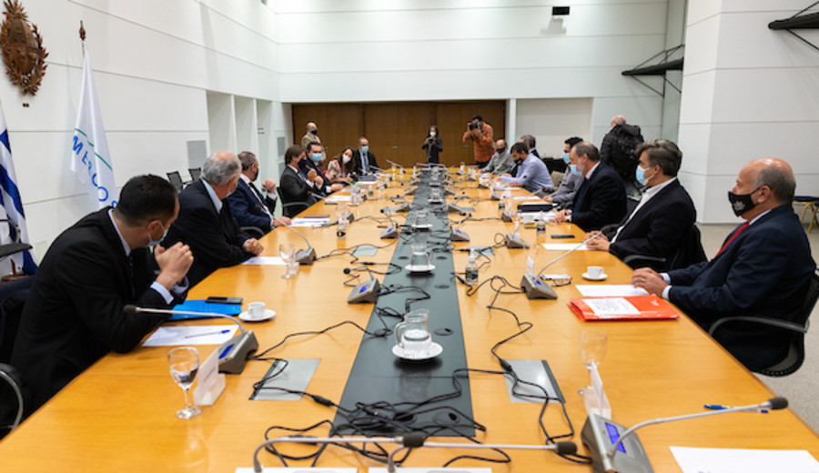 imagen de Cónclave: Lacalle implementará 7 medidas propuestas por el FA; para oposición, reunión “frustrante” y “decepcionante”