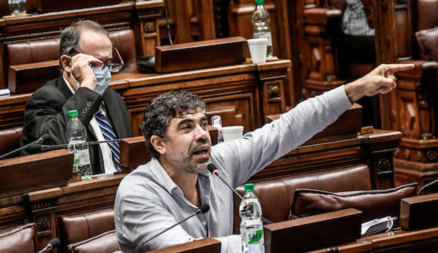 imagen de Andrade debatirá con Manini Ríos sobre la LUC "para favorecer una decisión informada de nuestro pueblo" 