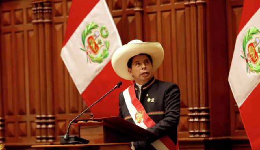 imagen de Ceremonia simbólica de juramento de Pedro Castillo en un santuario histórico