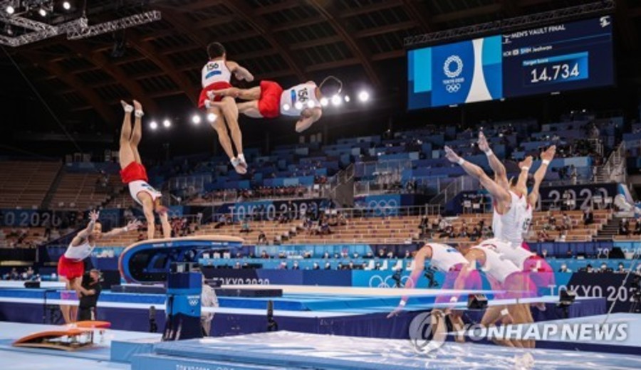 imagen de El gimnasta surcoreano Shin Jea-hwan gana el oro en la categoría de salto de potro masculino
