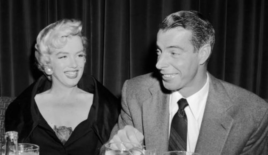 imagen de La boda de Marilyn Monroe y Joe Di Maggio: sexo salvaje, violencia física y flores frescas en la tumba