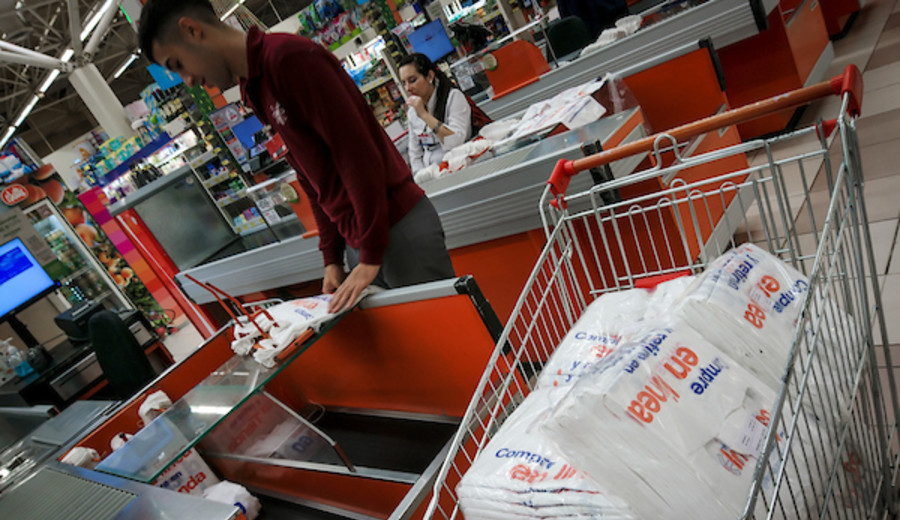 imagen de Multan a Ta-Ta, Disco, Tienda Inglesa, Devoto, Géant y Macro Mercado por “práctica anticompetitiva”