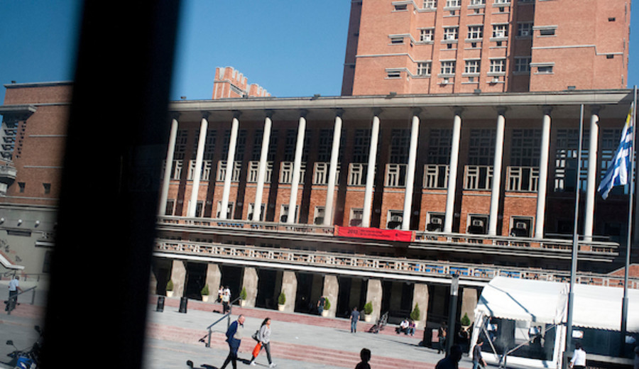 imagen de Abrió convocatoria para becas de trabajo del programa "Yo estudio y trabajo en Montevideo"