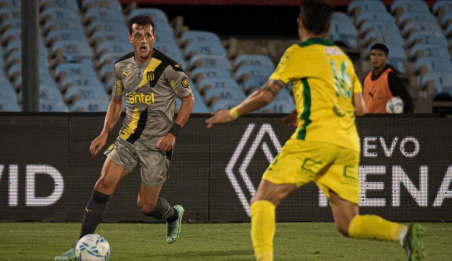 imagen de Peñarol, en pobre actuación, empató sin goles con Cerrito, último en la tabla