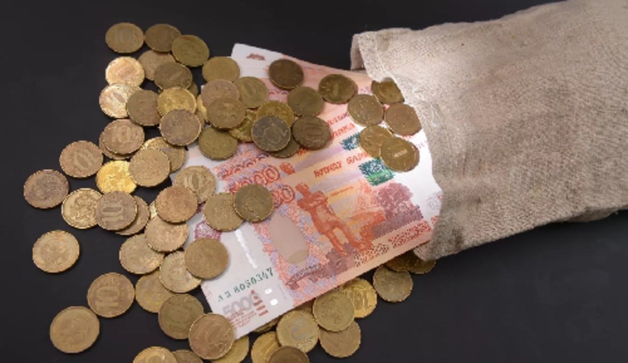 imagen de El rublo ruso es la moneda de mayor crecimiento en 2022, según Bloomberg