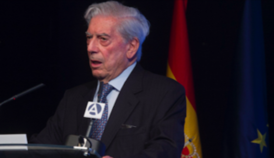 imagen de Vargas Llosa se define. “Entre Bolsonaro, con payasadas, y Lula, prefiero a Bolsonaro”