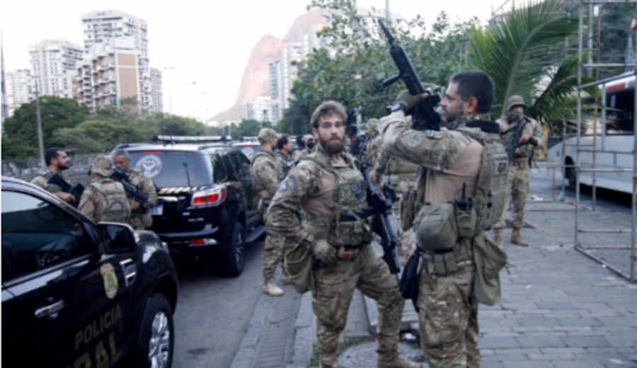 imagen de Bolsonaro felicita a los "guerreros" del operativo policial que dejó 25 muertos en una favela de Río