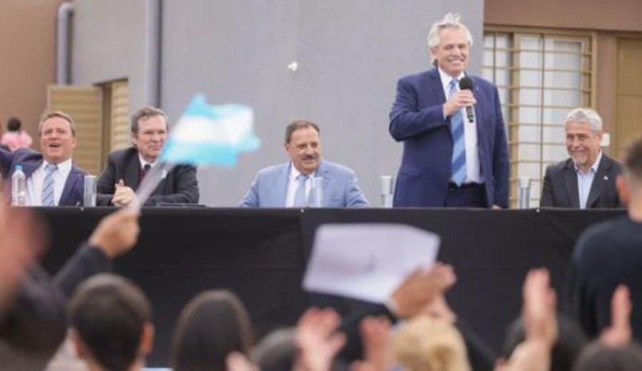imagen de Argentina: Un tarifazo con escrache y un Presidente eventero