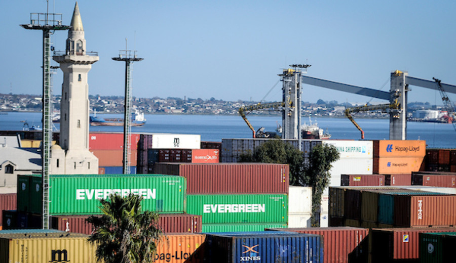 imagen de Dos navieras eliminarán escala directa en el Puerto de Montevideo
