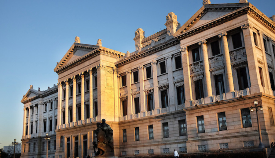 imagen de Uruguay es “la excepción” de América Latina, con más apoyo a la democracia, según Latinobarómetro