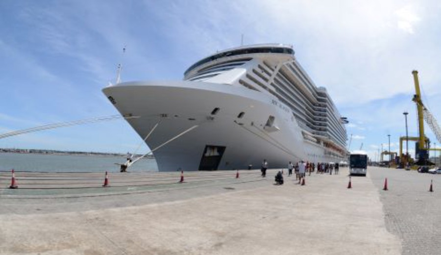 imagen de Con la llegada de cuatro buques y más de 8.000 pasajeros se lanzó la temporada de cruceros