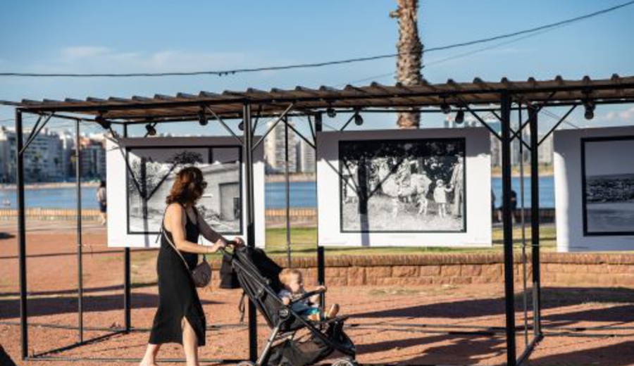 imagen de Exposición de fotografías históricas de Montevideo en plaza Daniel Muñoz, Trouville