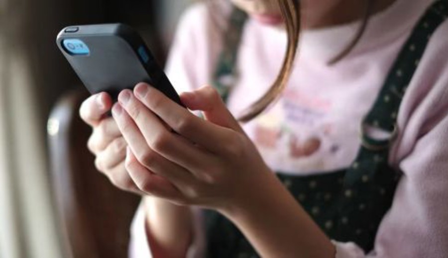 imagen de Peligro TikTok: la importancia de dialogar con los menores sobre el contenido que consumen y crear una cultura digital