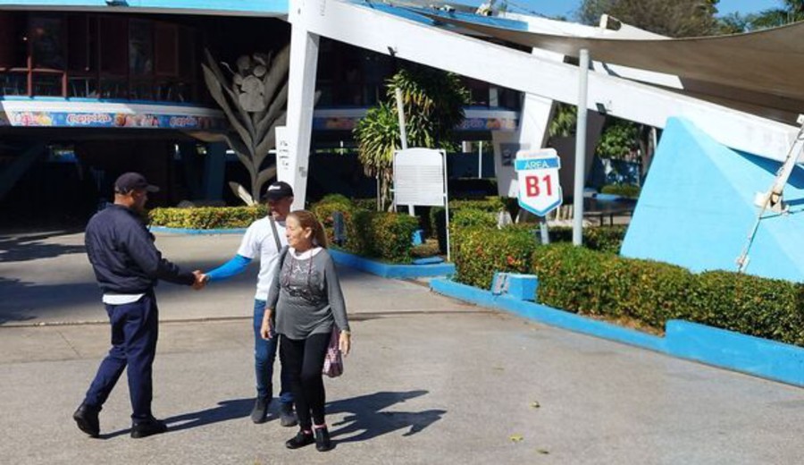 imagen de Cuba: La famosa heladería Coppelia cierra por falta de helado