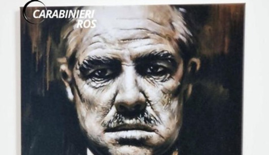 imagen de Hallan póster de El Padrino en guarida de capo detenido