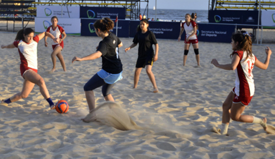 imagen de Comenzó el campeonato Uruguayo de fútbol playa