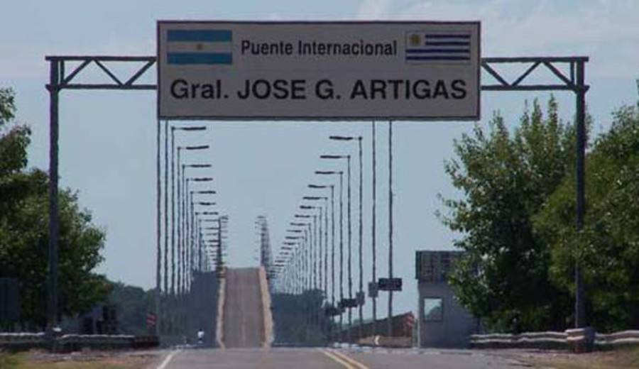 imagen de La CARU fijó los nuevos precios de los peajes por los puentes con Argentina