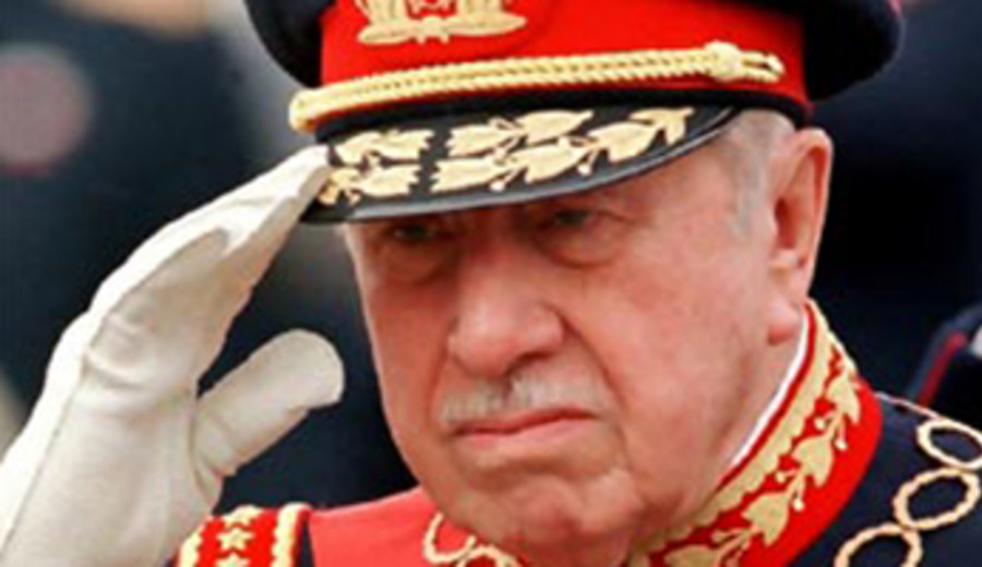 imagen de “La idea de que Pinochet no hizo puras cosas malas es un fracaso cultural de los demócratas en Chile”