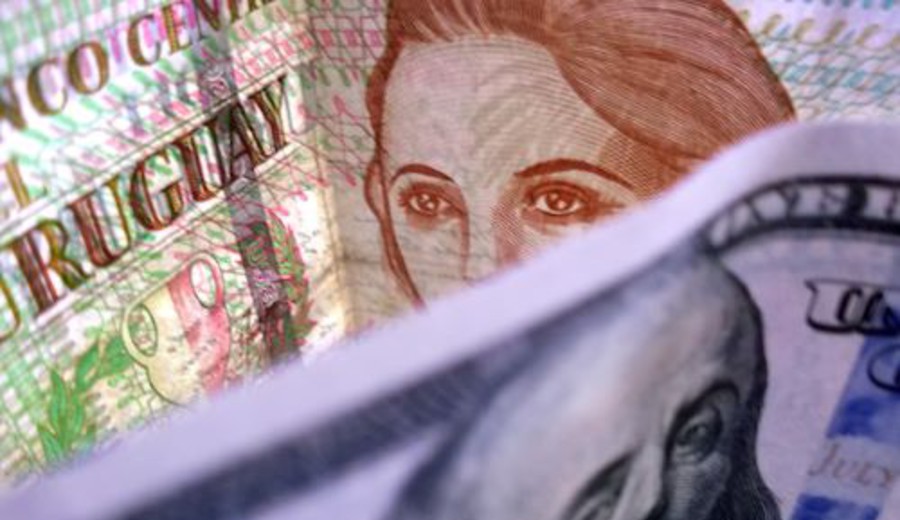 imagen de El peso uruguayo es de las monedas más sobrevaluadas del mundo, de acuerdo al Índice Big Mac que elabora The Economist