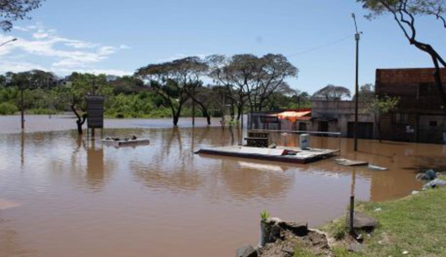 imagen de Inundaciones en el litoral: desciende el nivel del río Uruguay y hay 2.101 desplazados