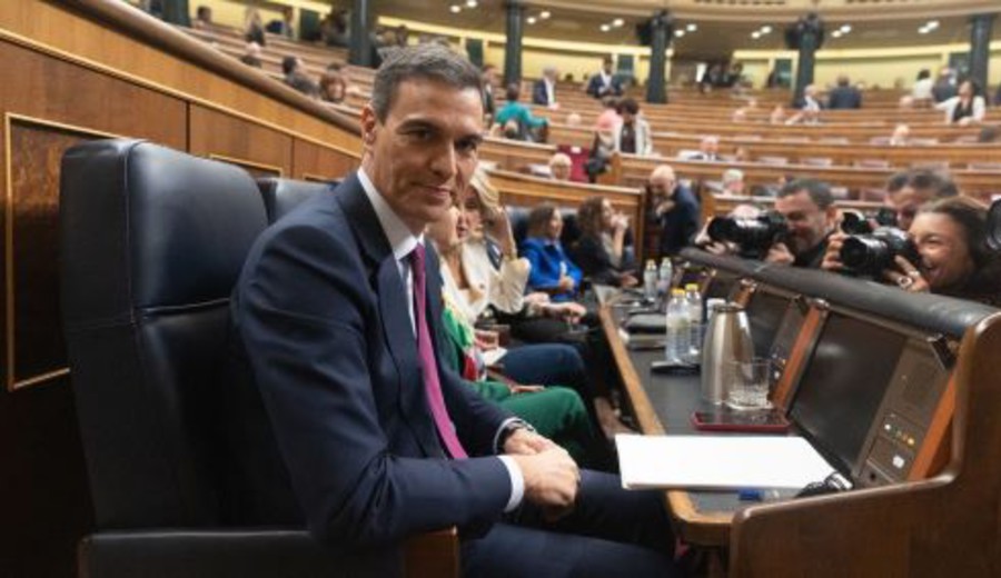 imagen de España: el socialista Pedro Sánchez, investido presidente del Gobierno con 179 votos, el 51% del Congreso