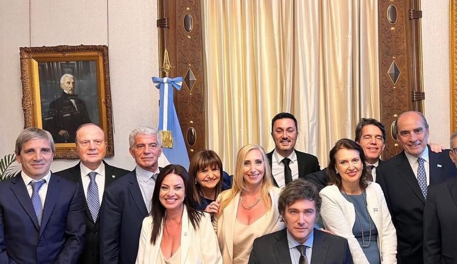 imagen de La Libertad No Avanzó: Javier Milei no permitió el ingreso de periodistas a la jura de ministros