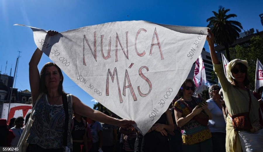 imagen de Las Madres de Plaza de Mayo denuncian que Meta ha suspendido la cuenta de Instagram de su radio