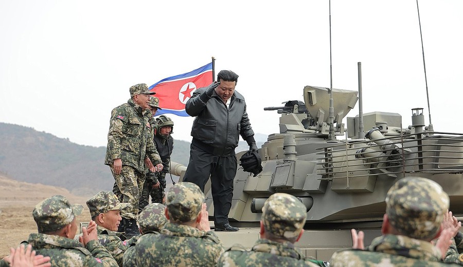 imagen de El líder norcoreano ostenta un nuevo tanque de batalla