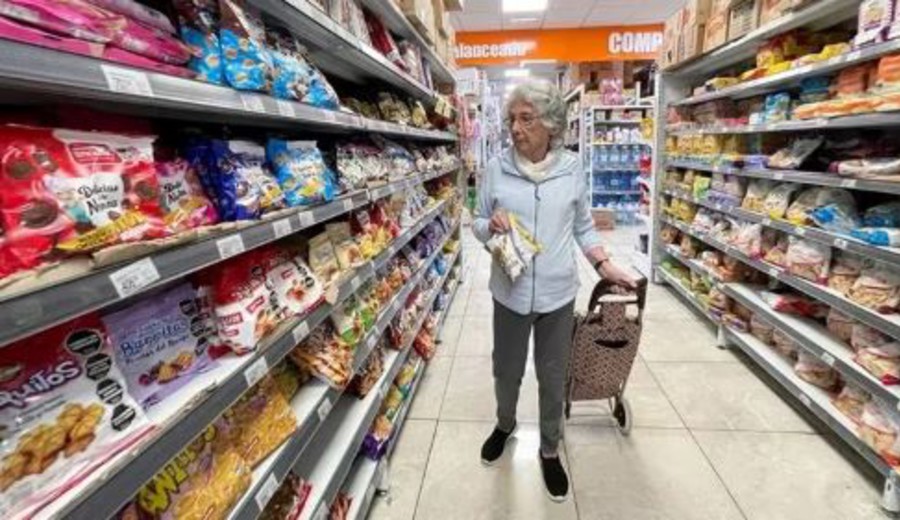 imagen de Consumo masivo sigue en picada en Argentina: ventas en supermercados cayeron 8% en febrero y la tendencia sigue en marzo
