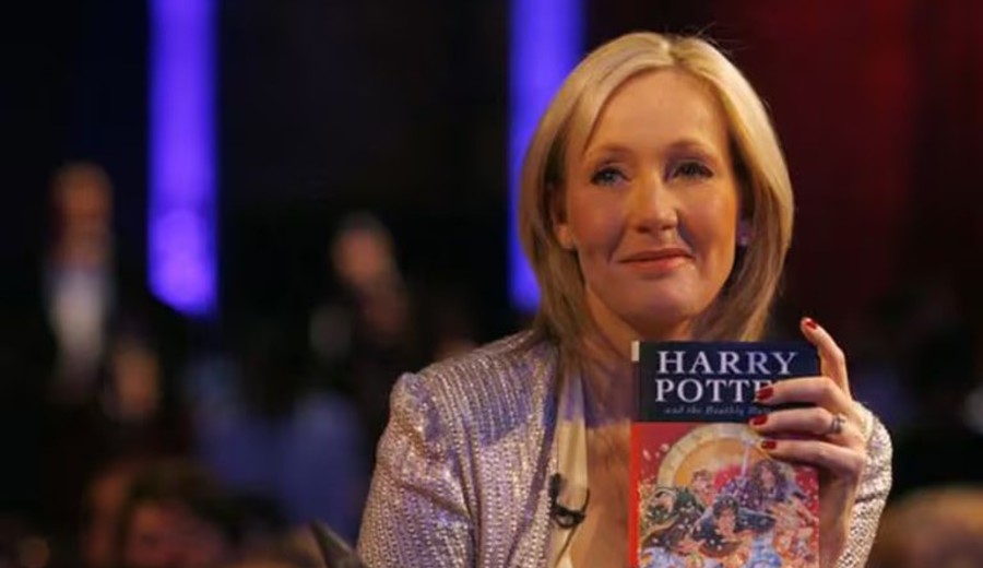 imagen de JK Rowling contra Ley de Odio y el “dogma trans”: “No son mujeres en absoluto, sino hombres, hasta el último de ellos”