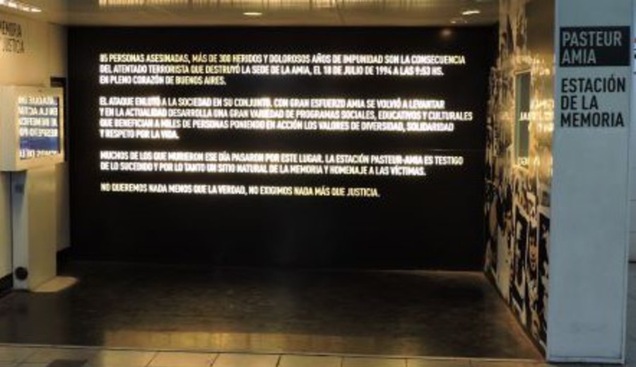 imagen de Argentina, a 30 años del atentado a la AMIA: “El terrorismo sigue, la impunidad también”, dicen familiares