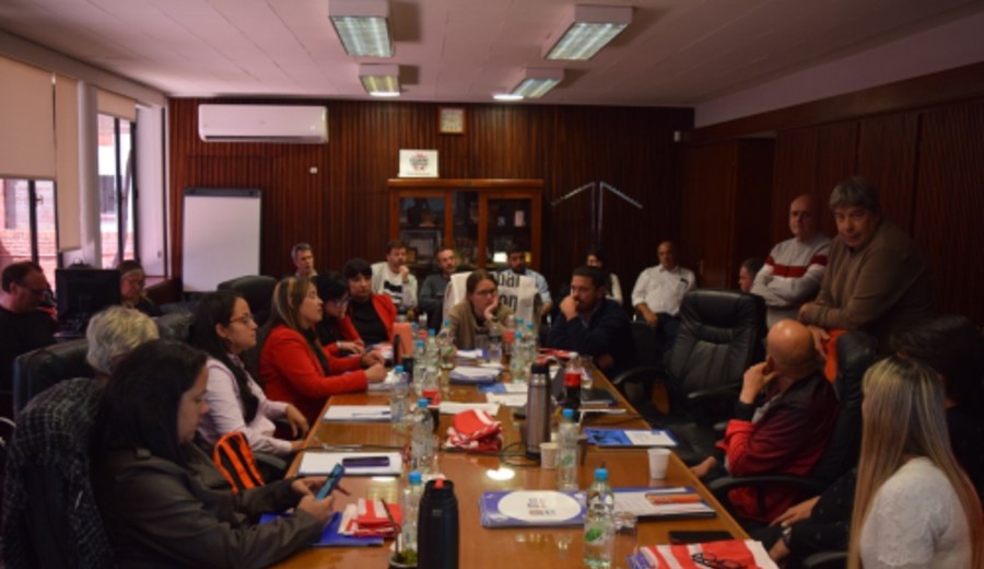 imagen de AEBU: Trabajadores de Santander unidos