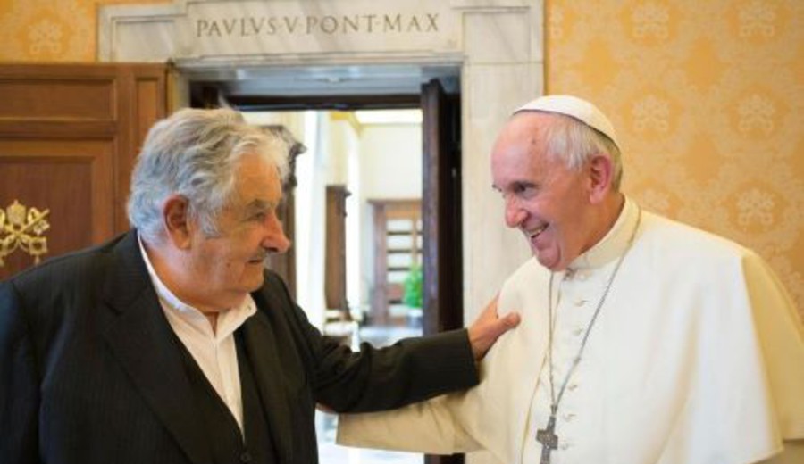 imagen de La charla entre Pepe Mujica y el papa Francisco
