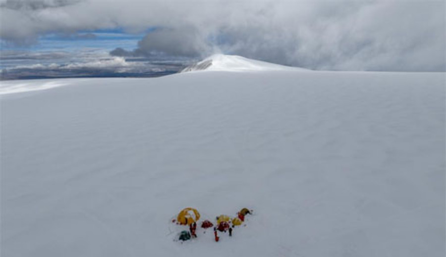 imagen de Científicos chinos extraen el núcleo de hielo más largo del mundo por fuera de las regiones polares