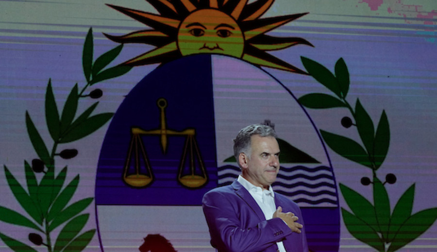 imagen de El analista digital Julián Tovar denunció una usina de bot en la campaña electoral para atacar a Yamandú Orsi