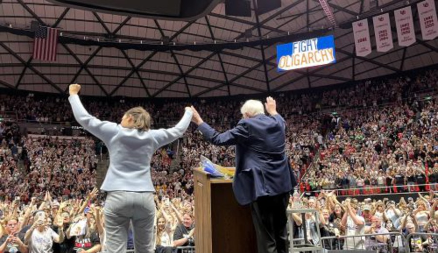 imagen de “Recuperemos a Estados Unidos”: Neil Young, Joan Baez y Maggie Rogers con Bernie Sanders en Los Ángeles
