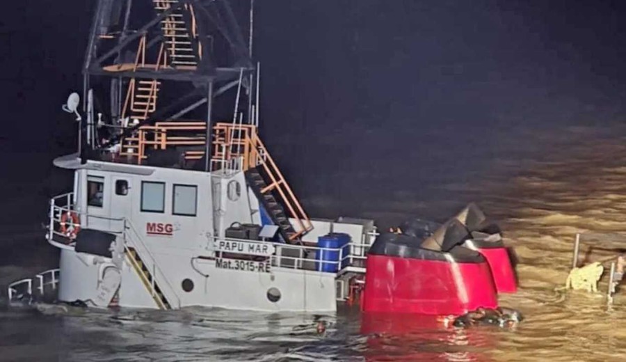 imagen de Hidrovía: Se hundió barco y denuncian al gobierno de Milei por su proyecto para desregular la conexión fluvial