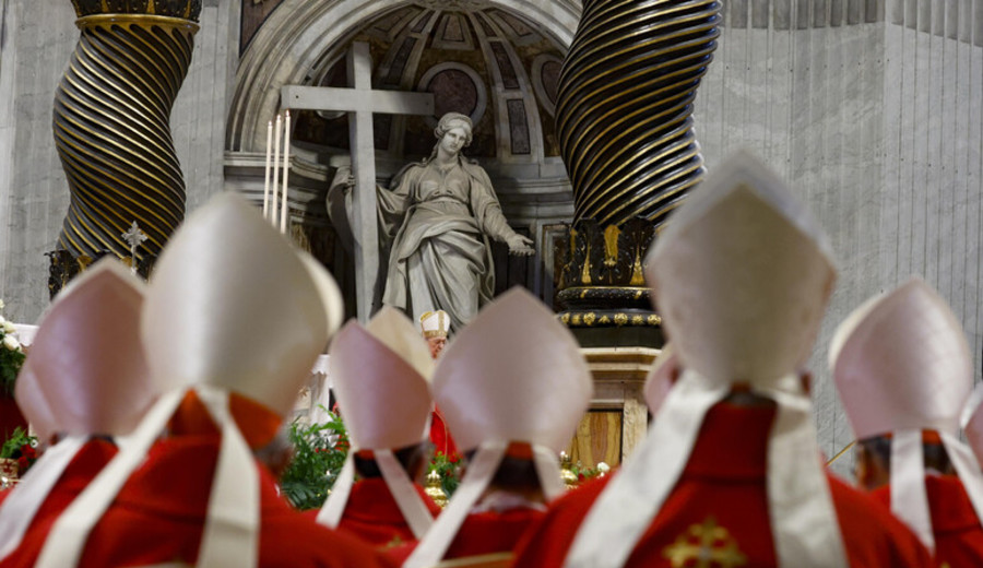 imagen de Los cardenales siguen debatiendo, pero aseguran "unidad" para votar por un nuevo papa