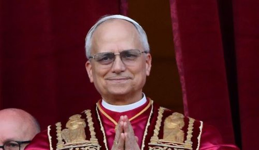 imagen de Robert Francis Prevost es el nuevo papa. Entre sus primeras frases: "gracias Francisco"