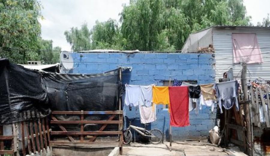 imagen de El 2024 cerró con 17,3% de personas bajo la línea de pobreza y 1,5% bajo la de indigencia