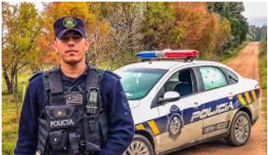 imagen de Doce mil policias. Esteban Valenti